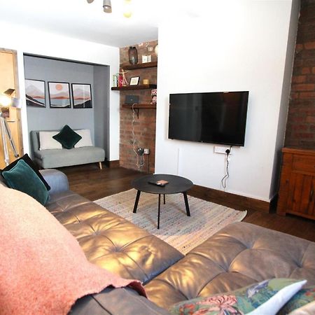 Large New-York Style Penthouse Apartment In Leeds City Centre With Contactless Check In Buitenkant foto